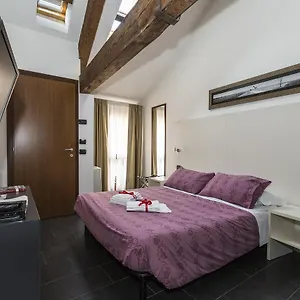 Panzió Zen, Ferrara